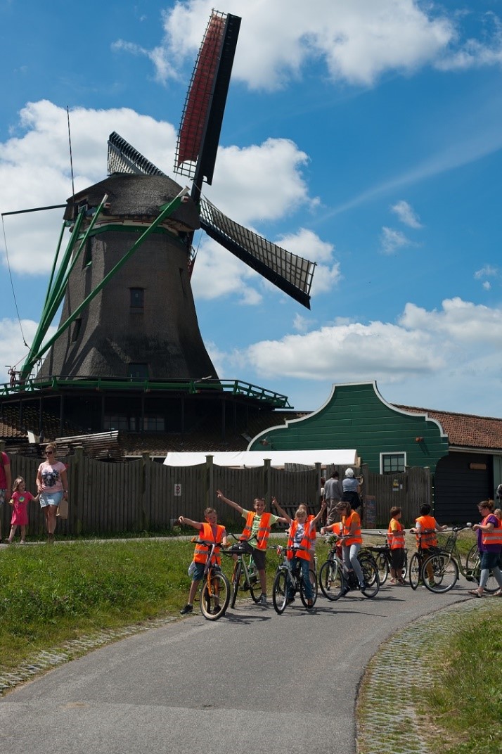 Van dik hout zaagt men planken De Zaansche molen