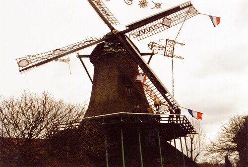 Koog aan de Zaan. Oliemolen het Pink. In het jaar 2000 werd gevierd dat De Zaansche Molen 75 jaar bestond.